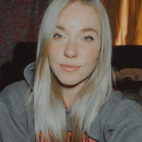 Meet your Posher, Sadie - Picture 3 of 3